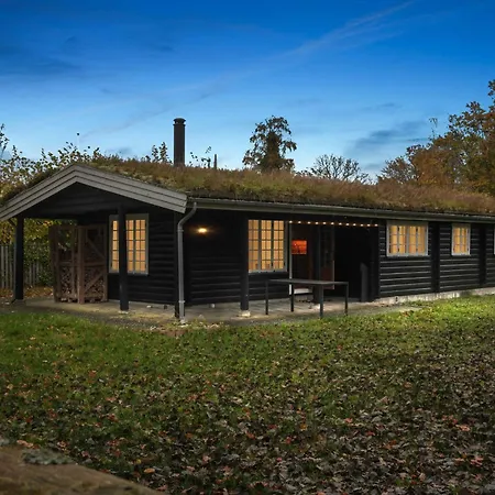 Lovely Beachside Summer House Tranekaer